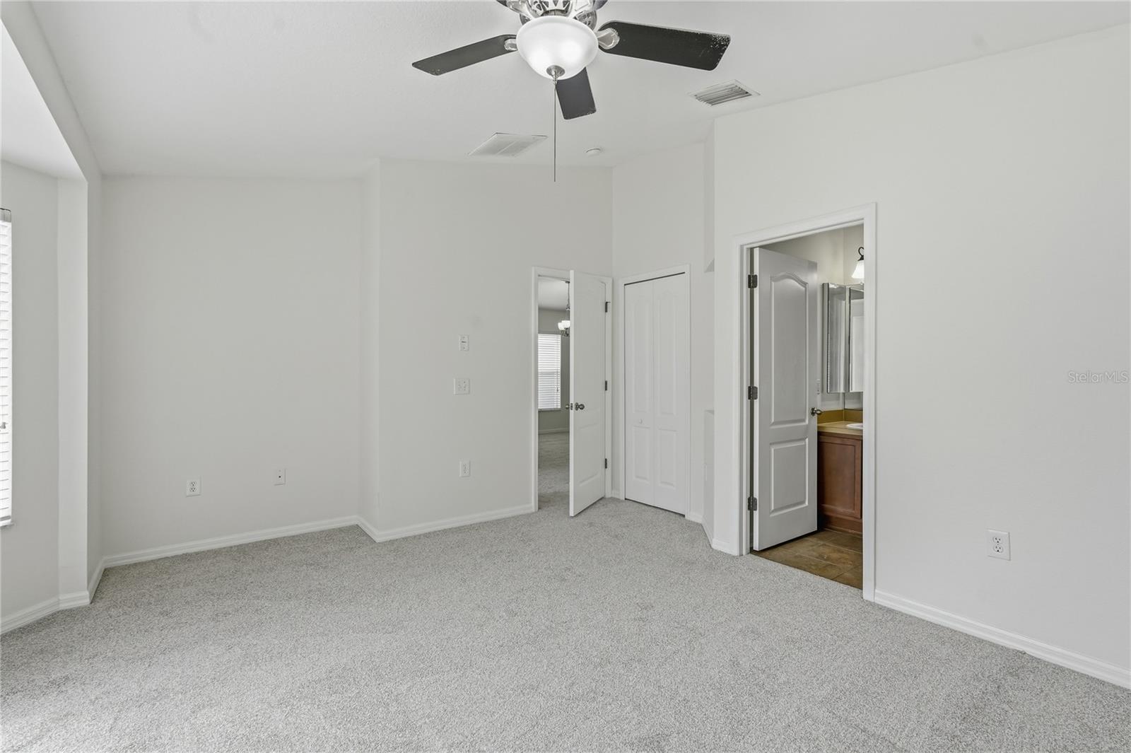 TB8544796 Property Photo 20