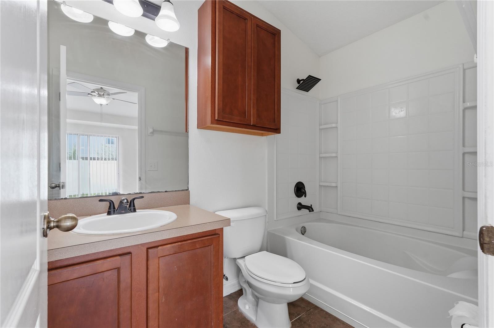 TB8544796 Property Photo 23