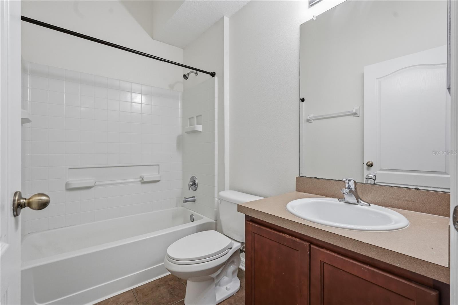 TB8544796 Property Photo 26
