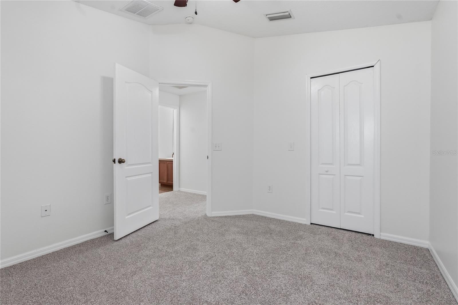 TB8544796 Property Photo 28