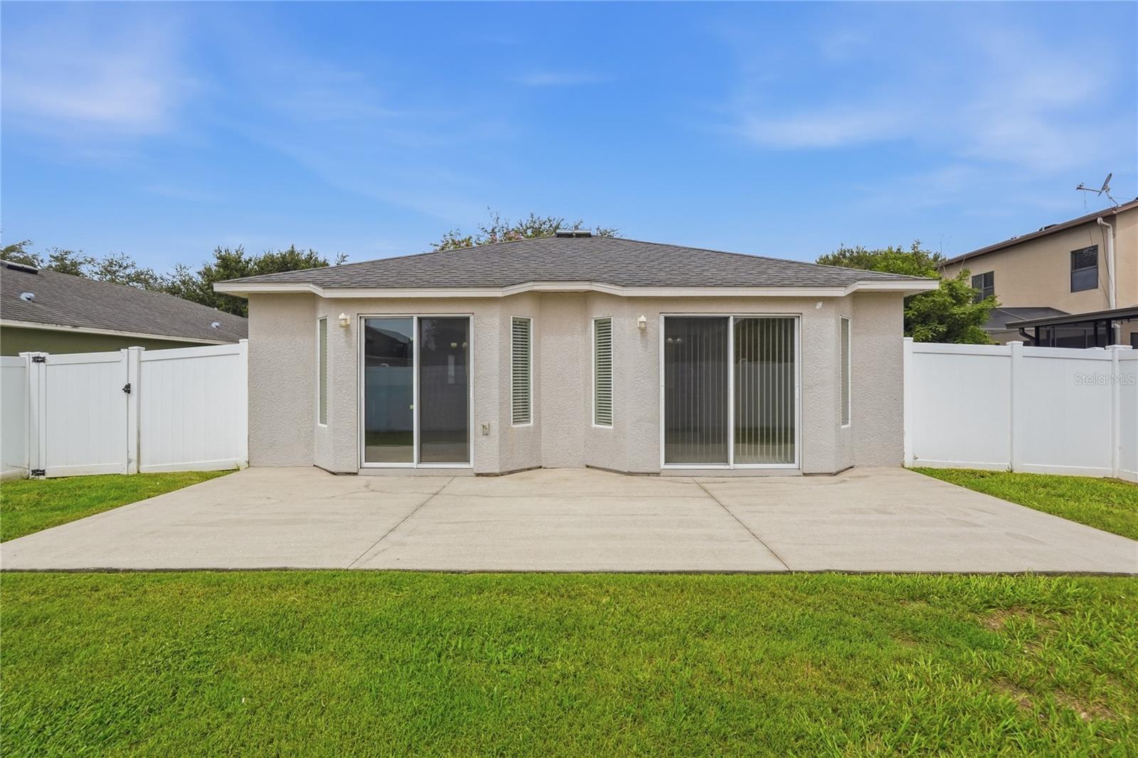 TB8544796 Property Photo 40