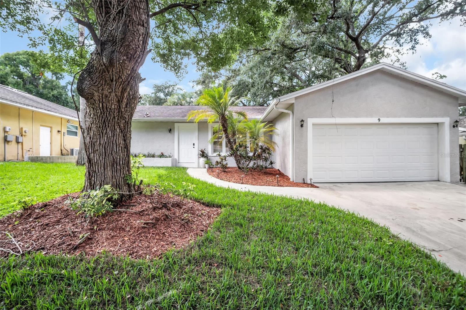 9 Harbor Cove St W Property Photo 1