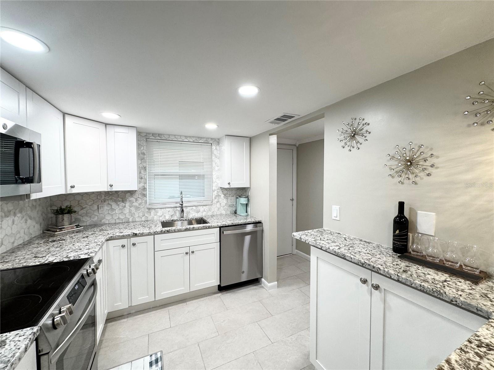 1100 E Bay Dr #3 Property Photo 8