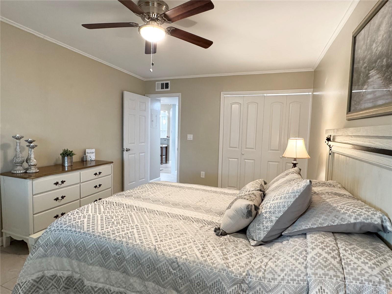 1100 E Bay Dr #3 Property Photo 19