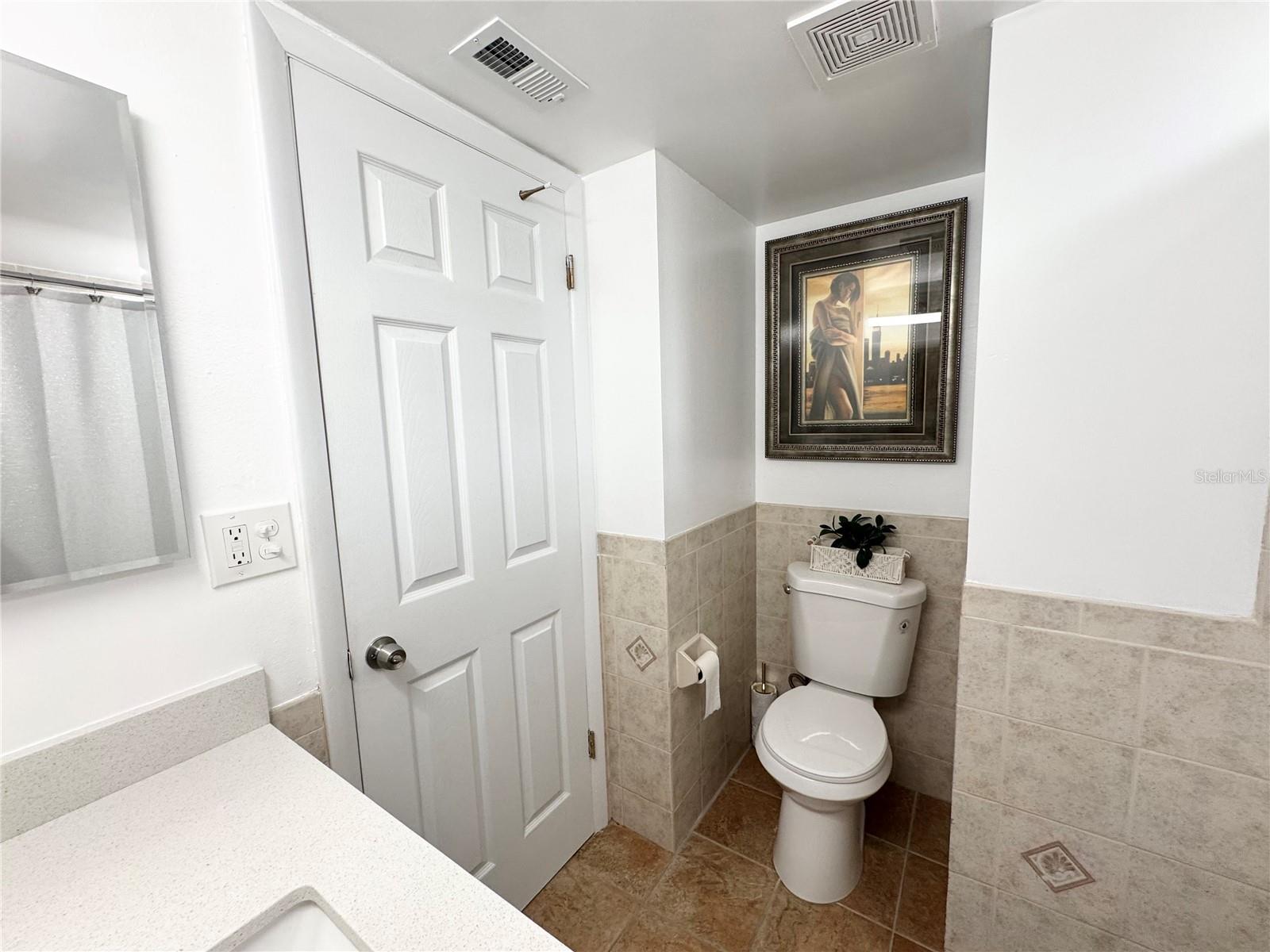 1100 E Bay Dr #3 Property Photo 22