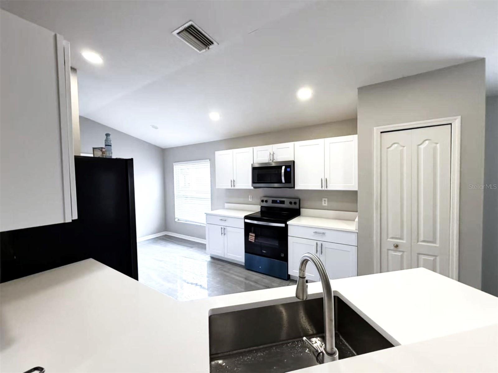 5553 Gallant Fox Ct Property Photo 7