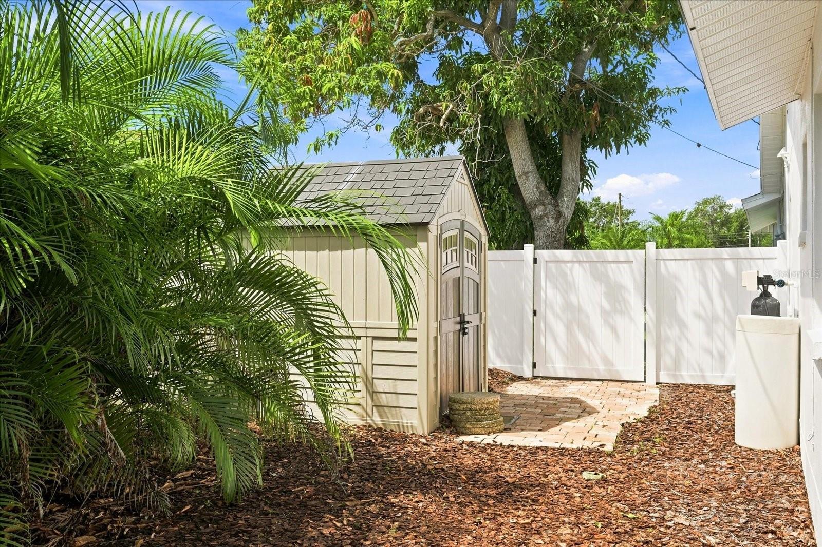 2334 Tropical Shores Dr Se Property Photo 41