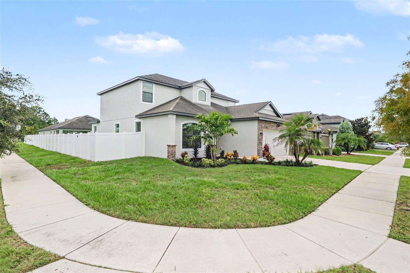 11831 Winterset Cove Dr Property Photo 2