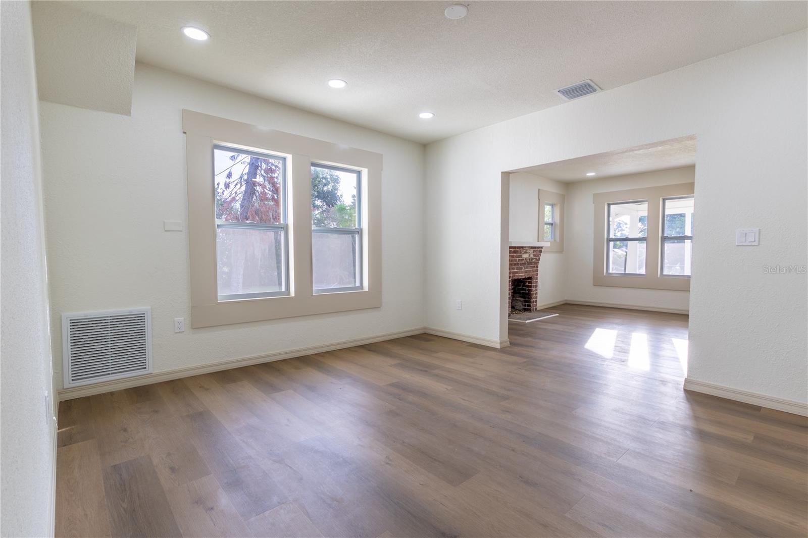 14022 4th St Property Photo 13