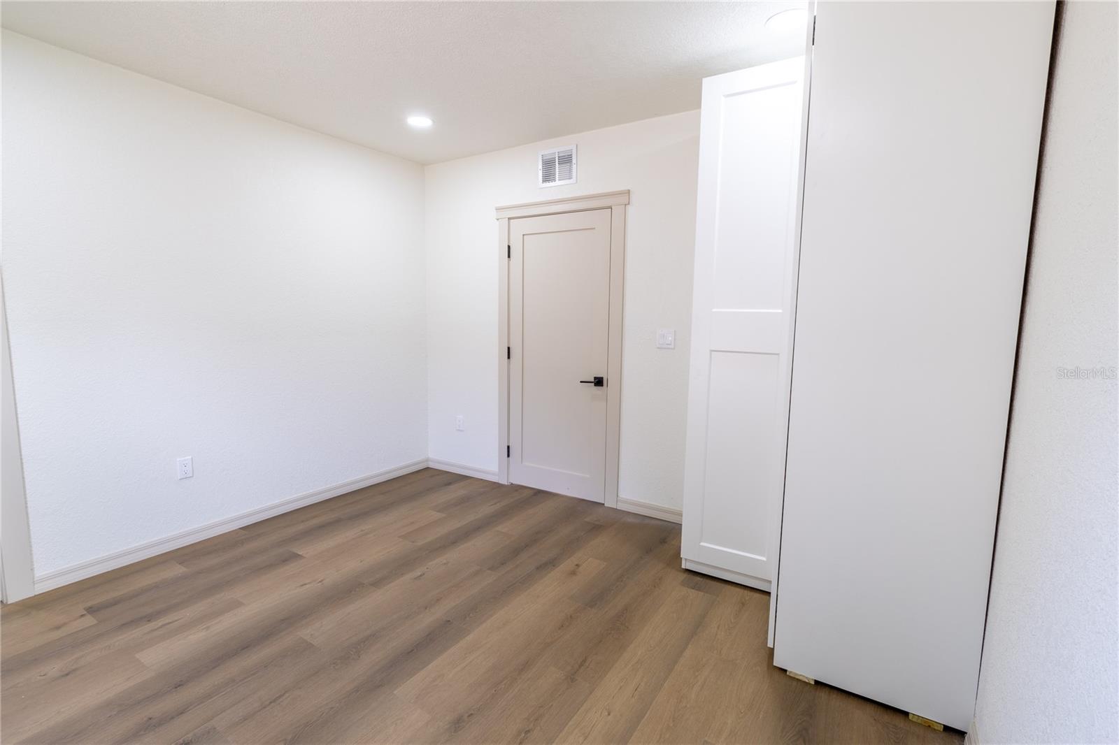 14022 4th St Property Photo 15