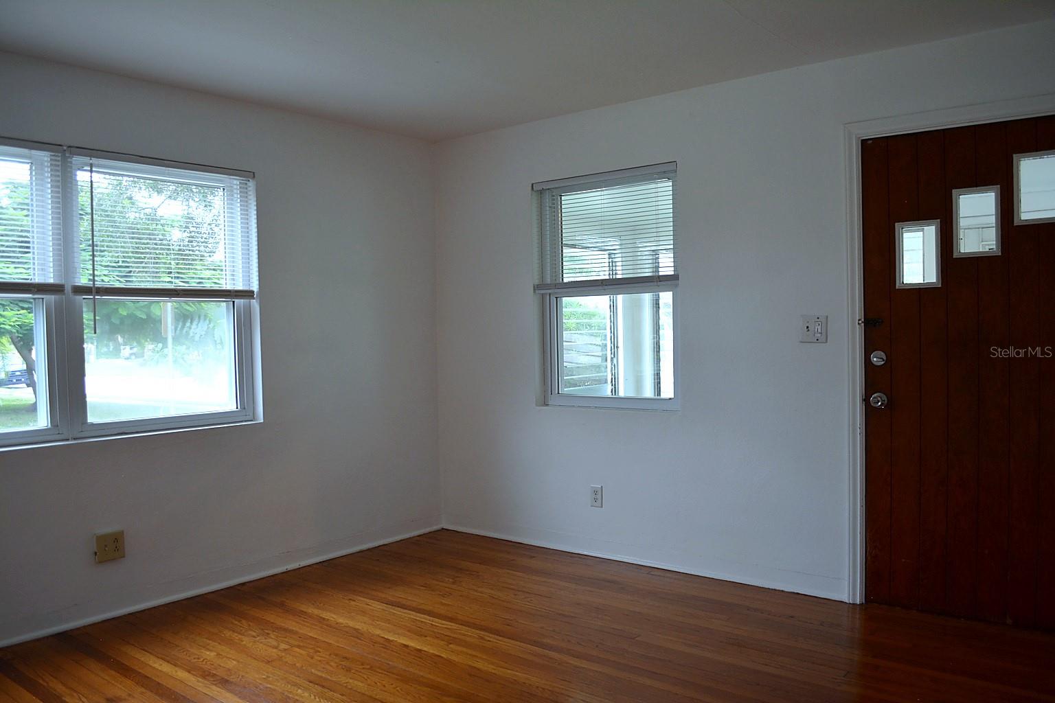 1401 34th Ave N Property Photo 4