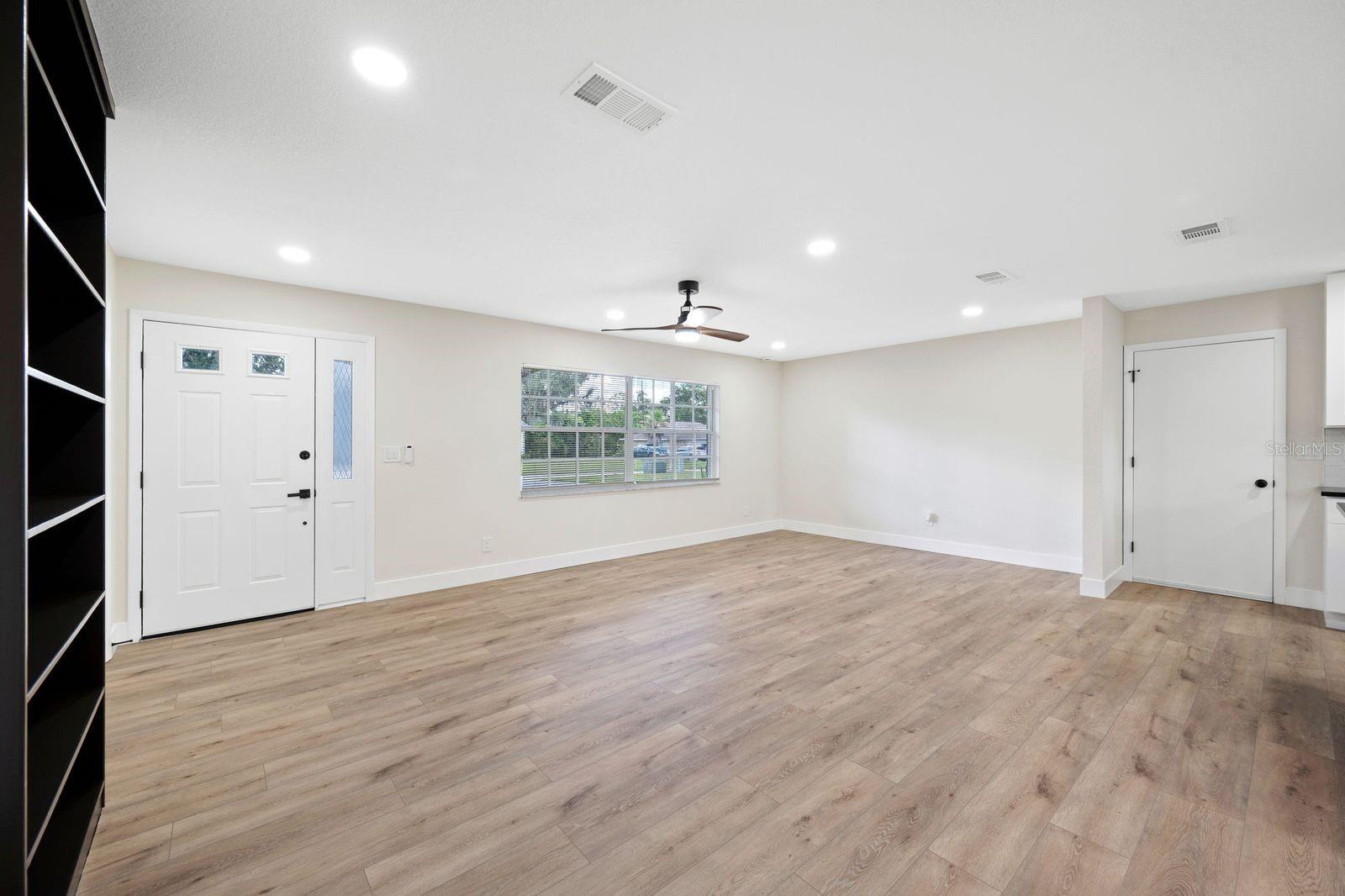 11836 Orange St Property Photo 7