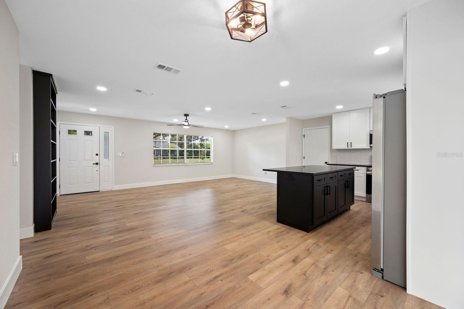 11836 Orange St Property Photo 13