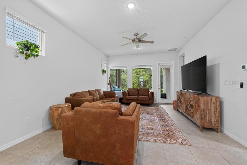 28583 Cozy Creek Dr Property Photo 5