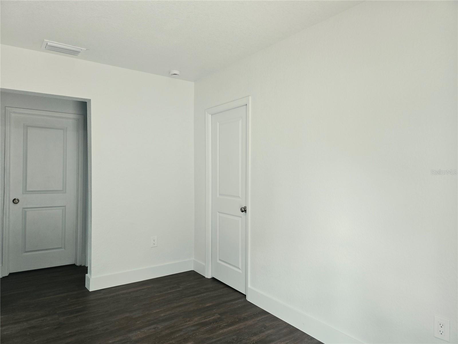 9408 N 12th St Property Photo 13