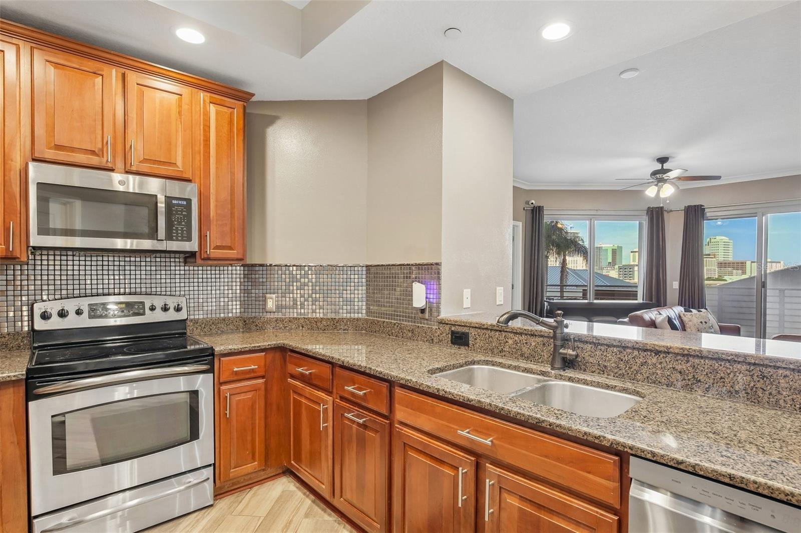 1209 E Cumberland Ave #603 Property Photo 17
