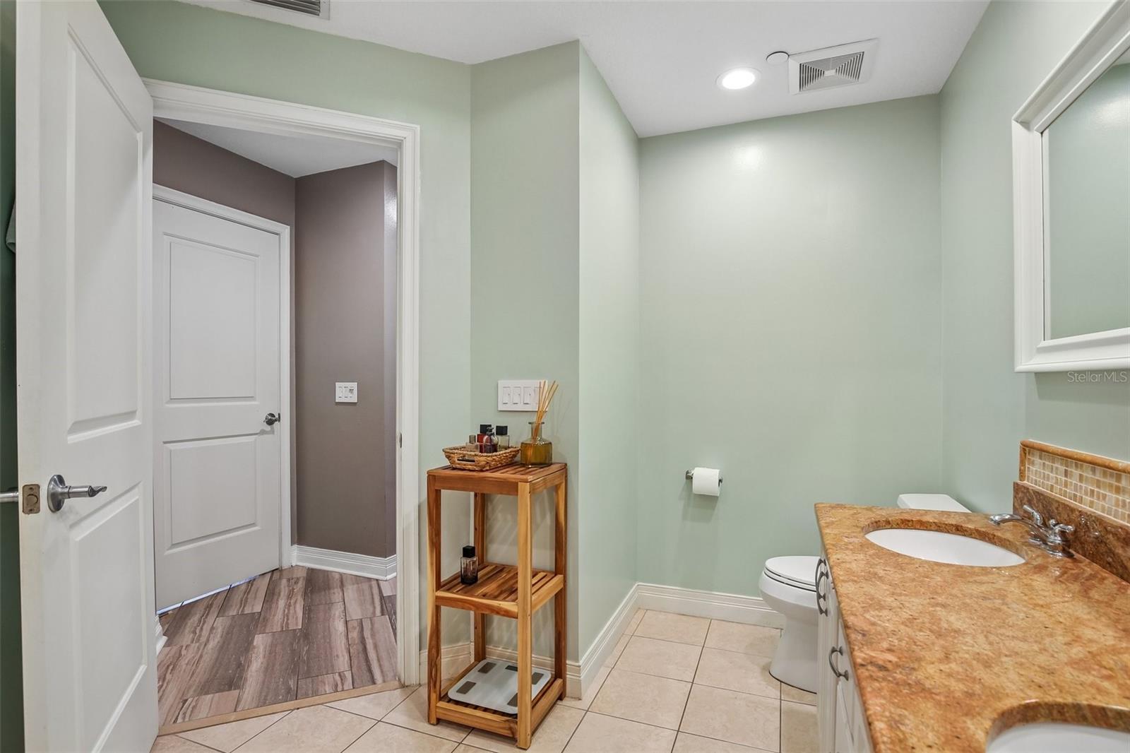 1209 E Cumberland Ave #603 Property Photo 23