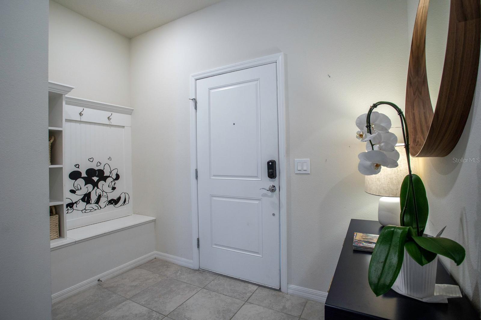 7108 Oakmoss Loop Property Photo 4