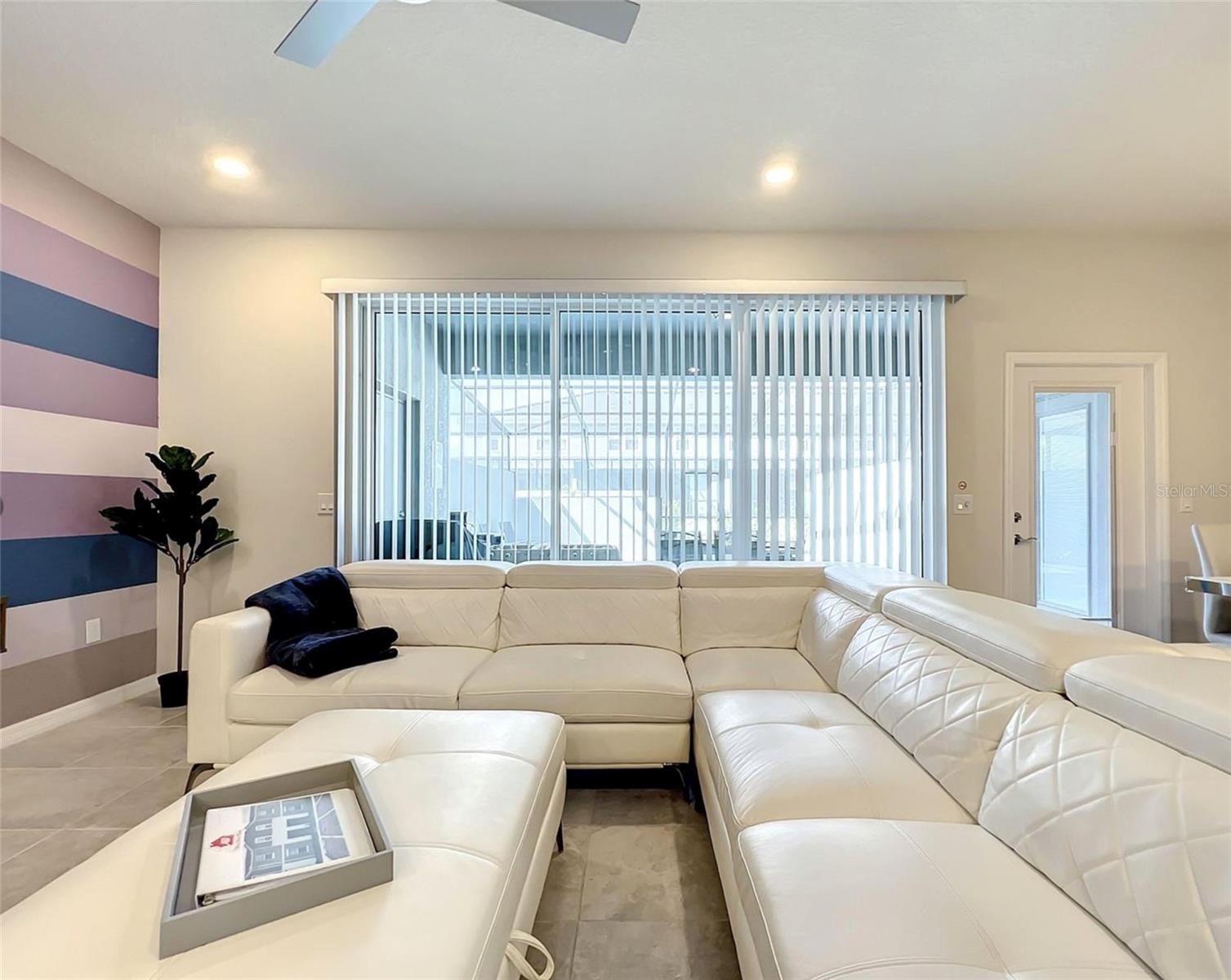 7108 Oakmoss Loop Property Photo 9