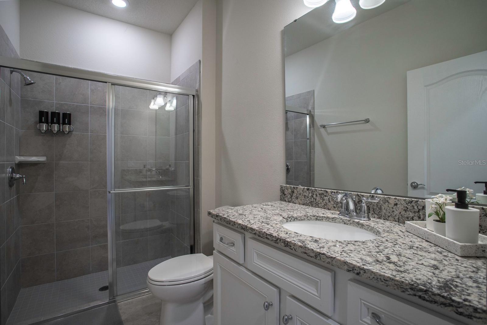 7108 Oakmoss Loop Property Photo 14
