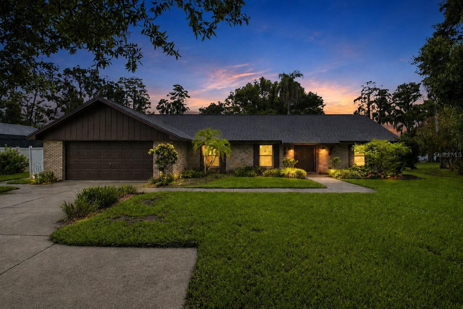 15301 Lake Maurine Dr Property Photo 1