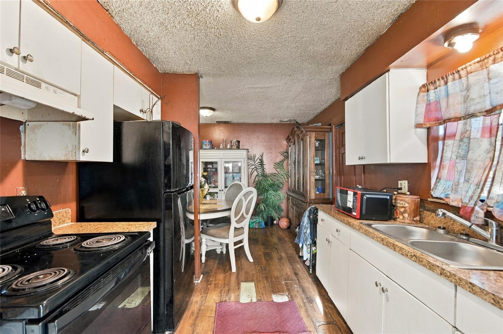 37317 Moceri Ave Property Photo 6
