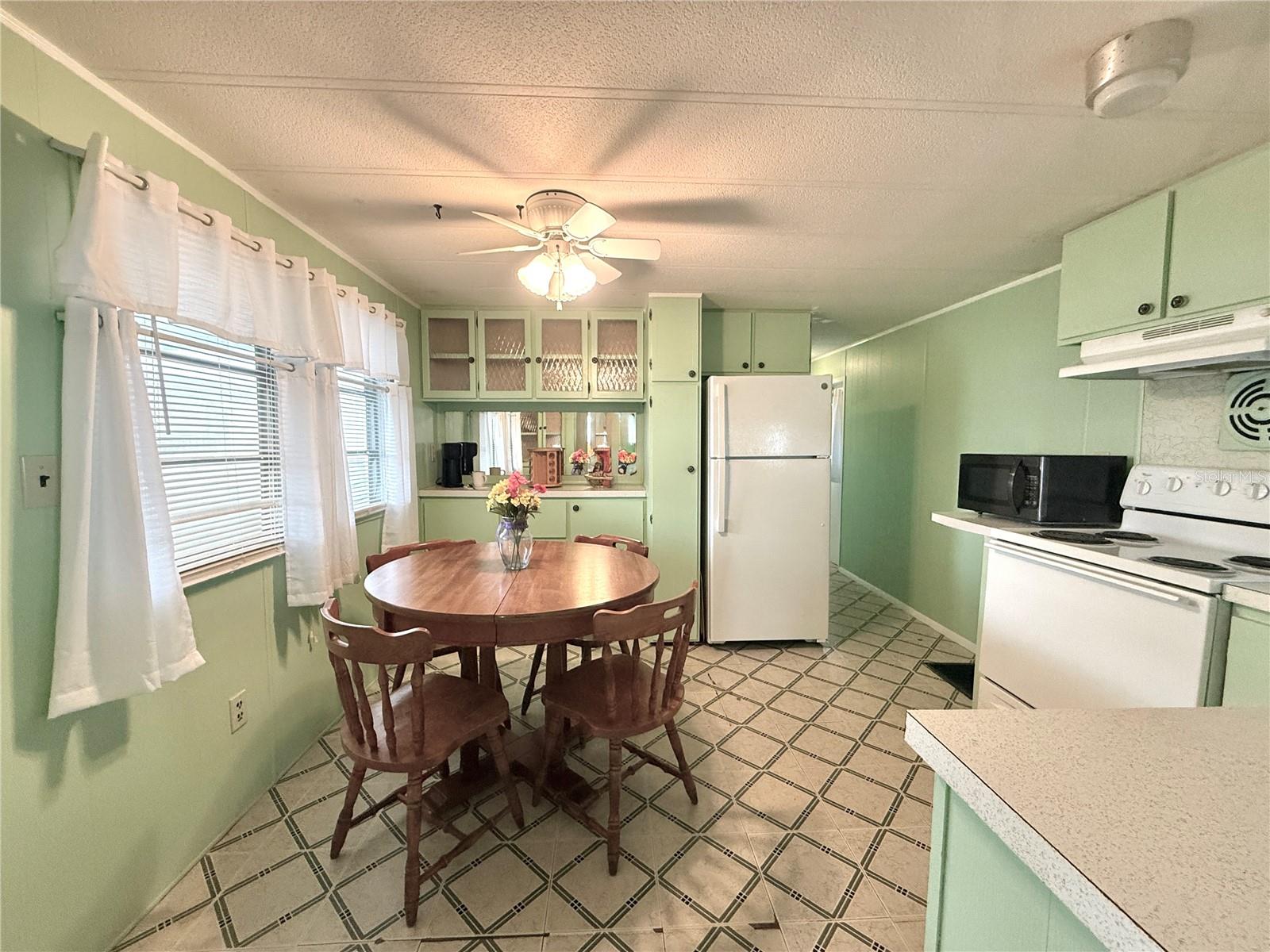 116 W Saint Johns Way Property Photo 7