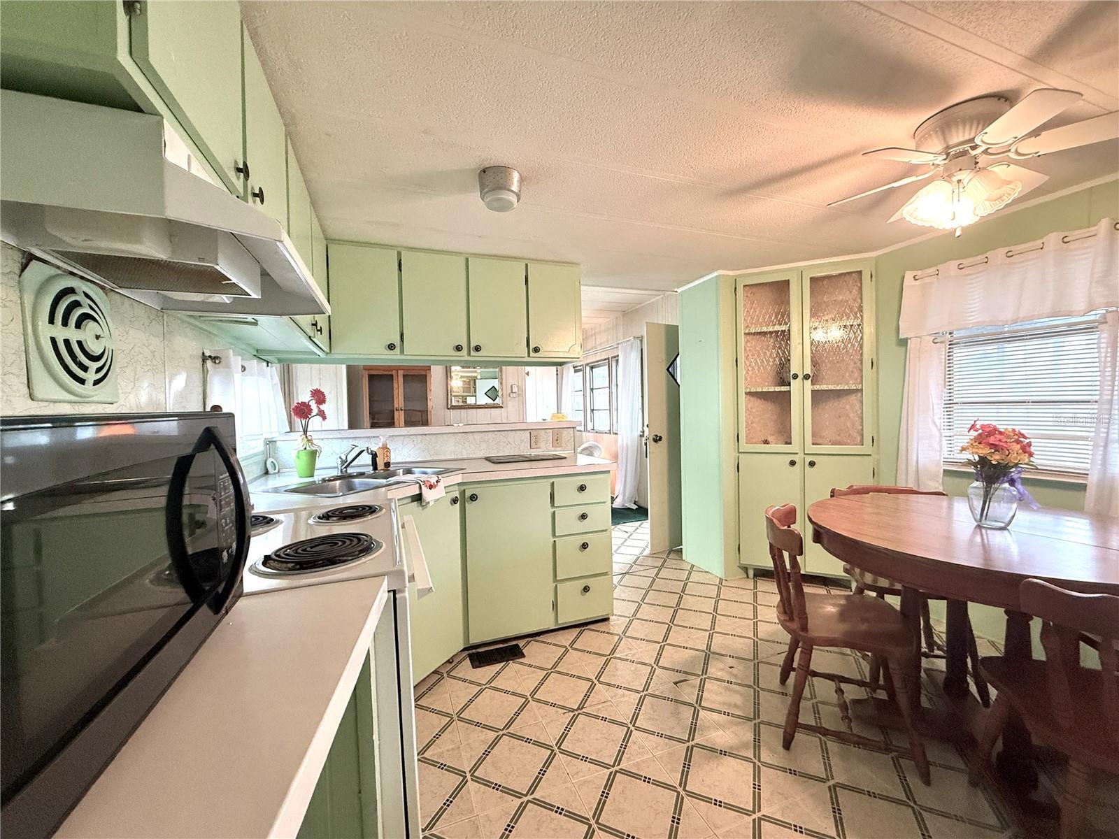 116 W Saint Johns Way Property Photo 8