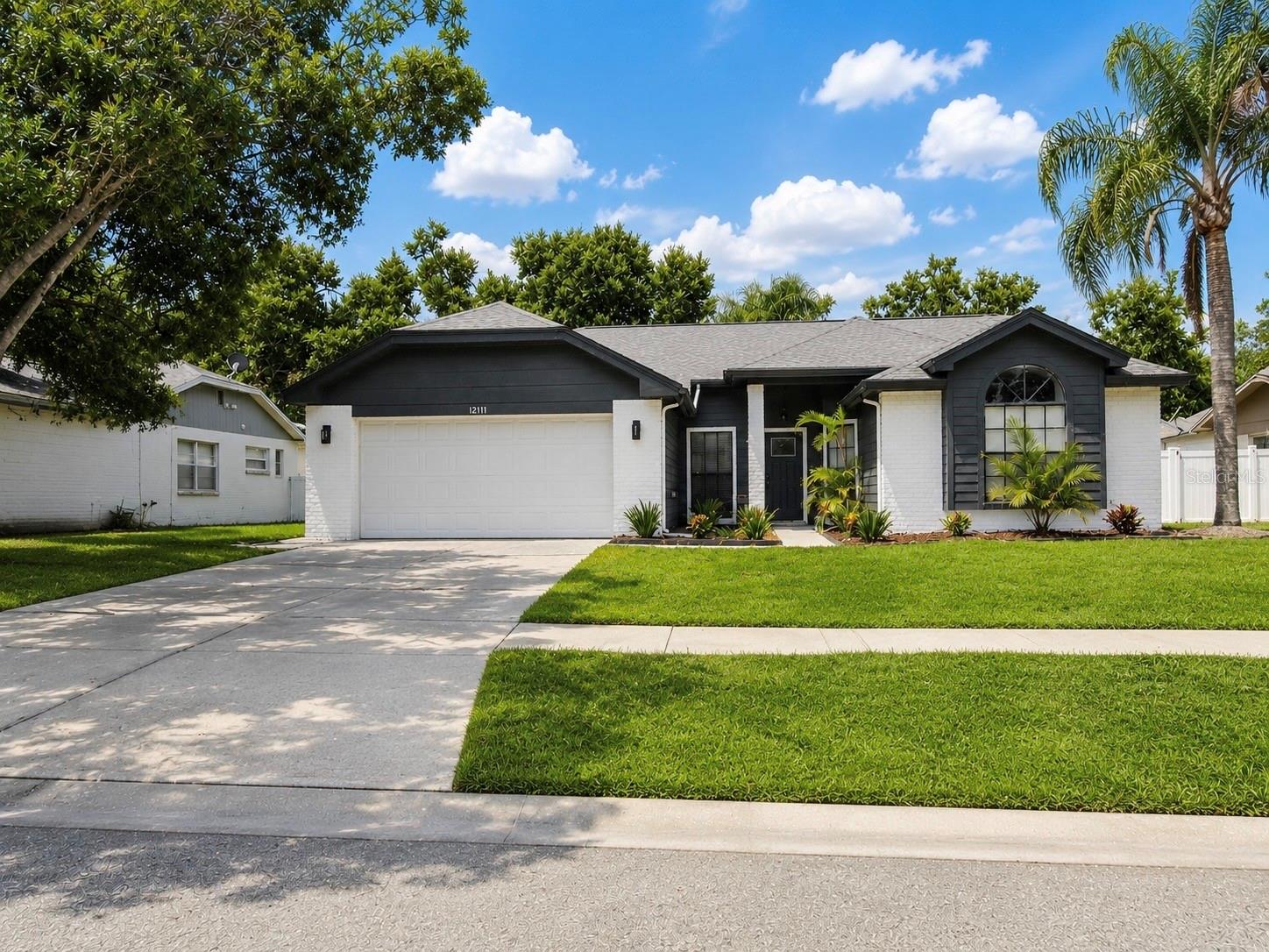12111 Wildbrook Dr Property Photo 1