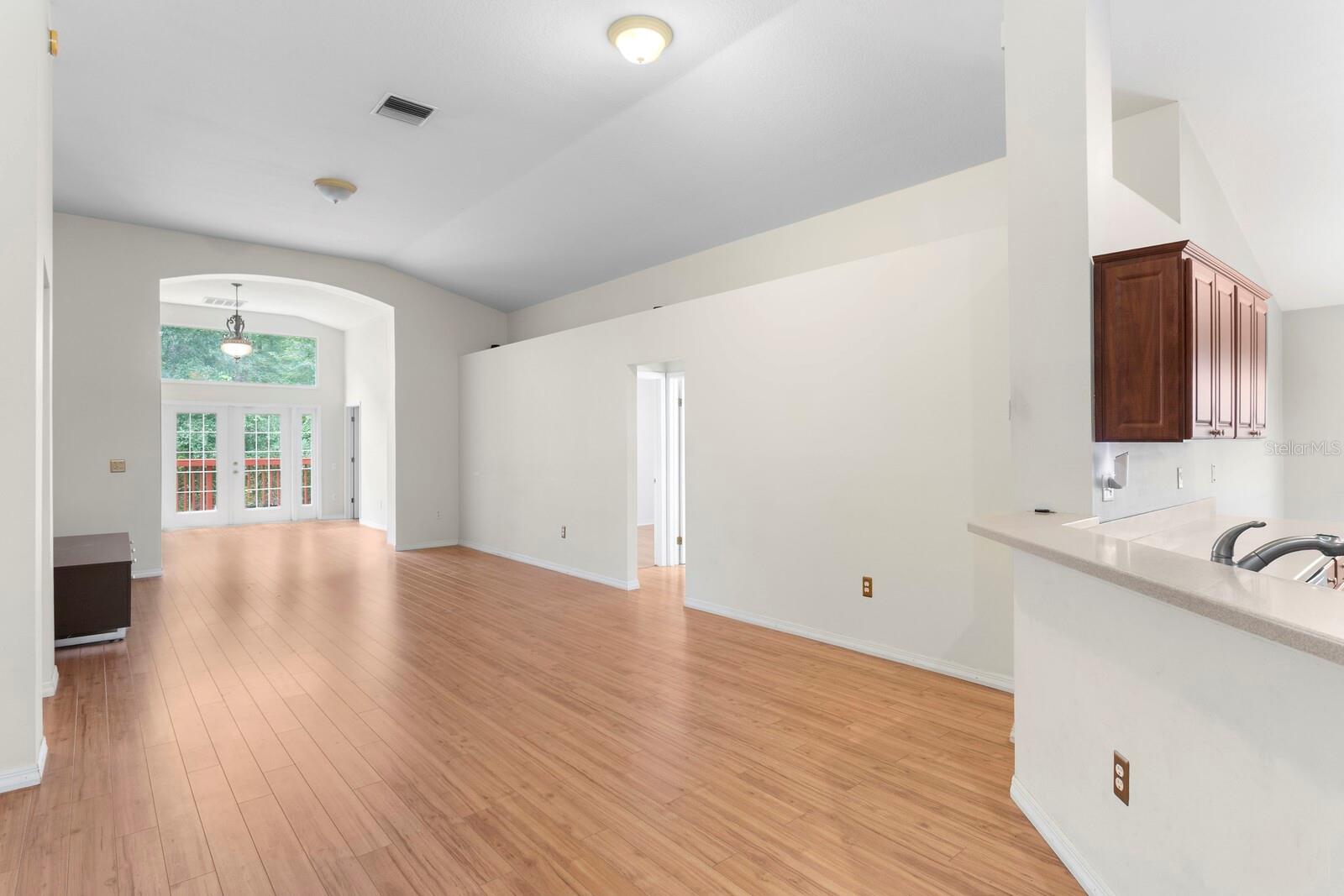 10420 Springrose Dr Property Photo 3