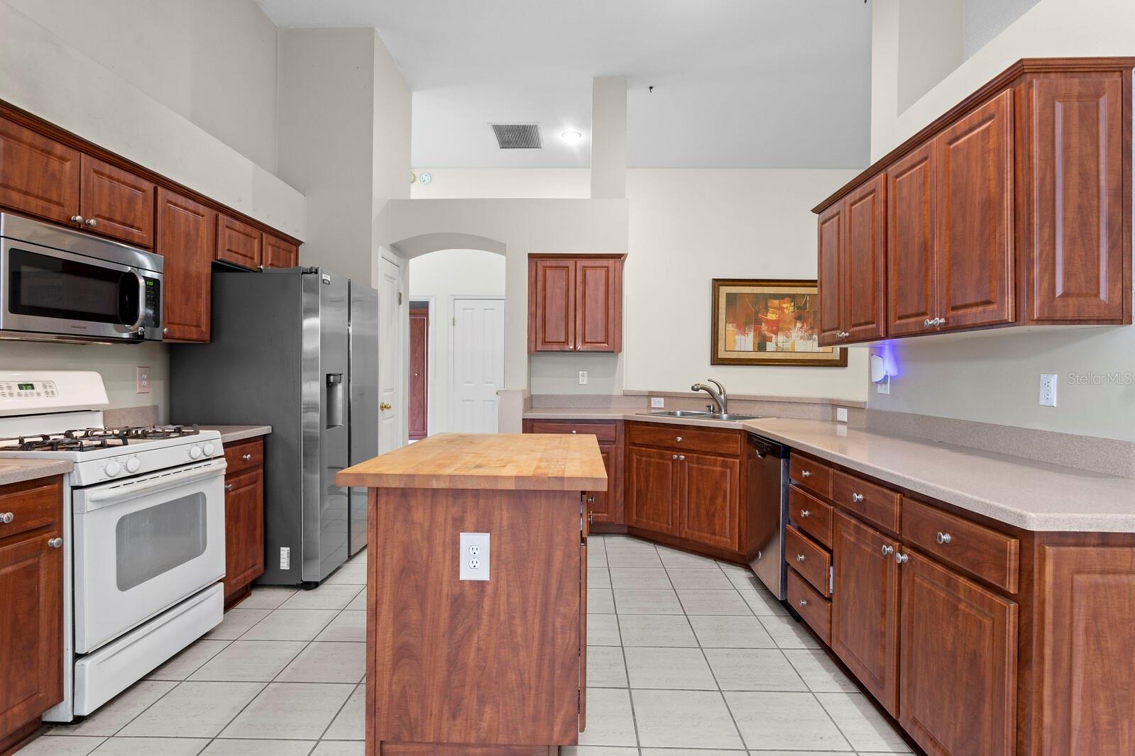 10420 Springrose Dr Property Photo 6