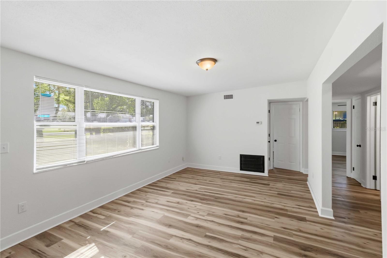 1806 Dierker Dr Property Photo 6