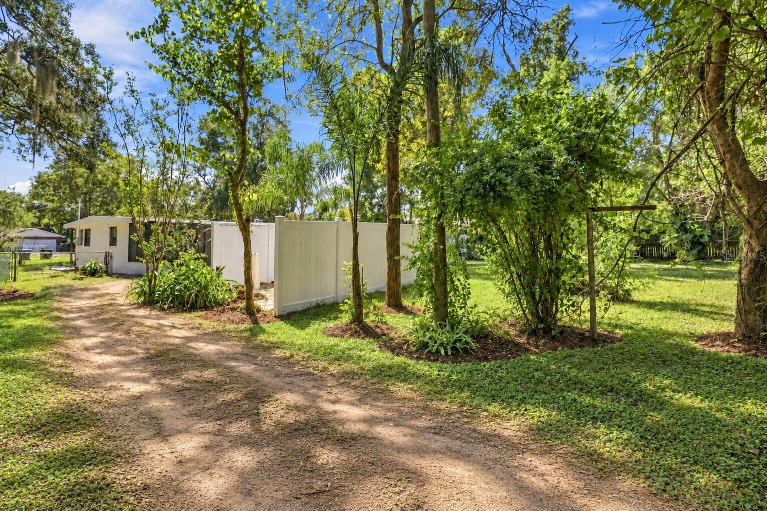 1806 Dierker Dr Property Photo 26