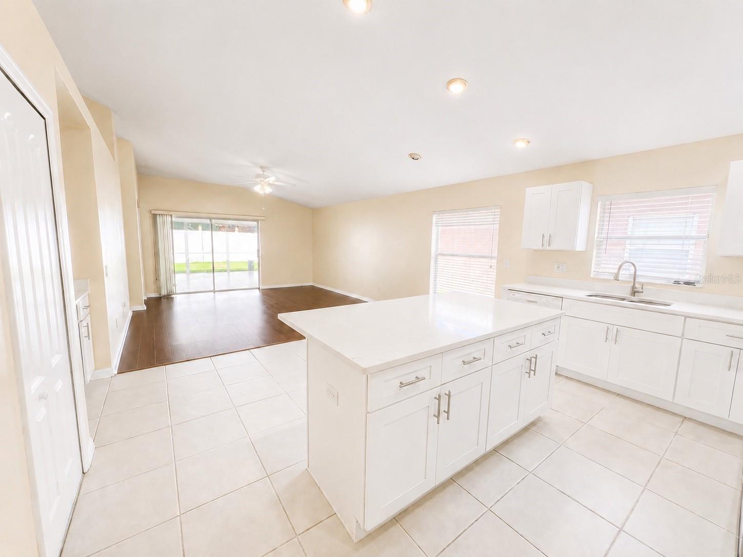 3207 Clover Blossom Cir Property Photo 7
