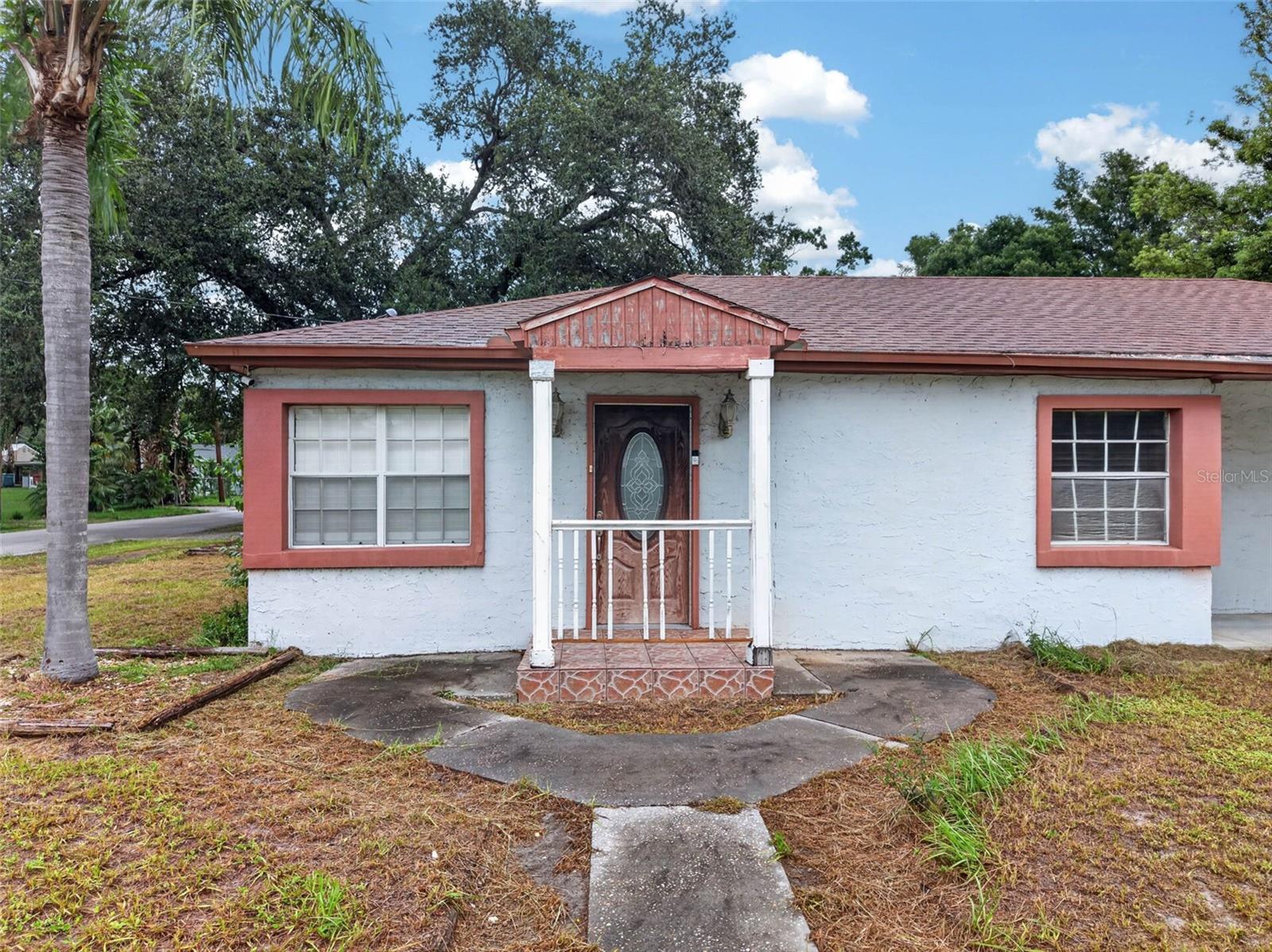 1302 E Sligh Ave Property Photo 2