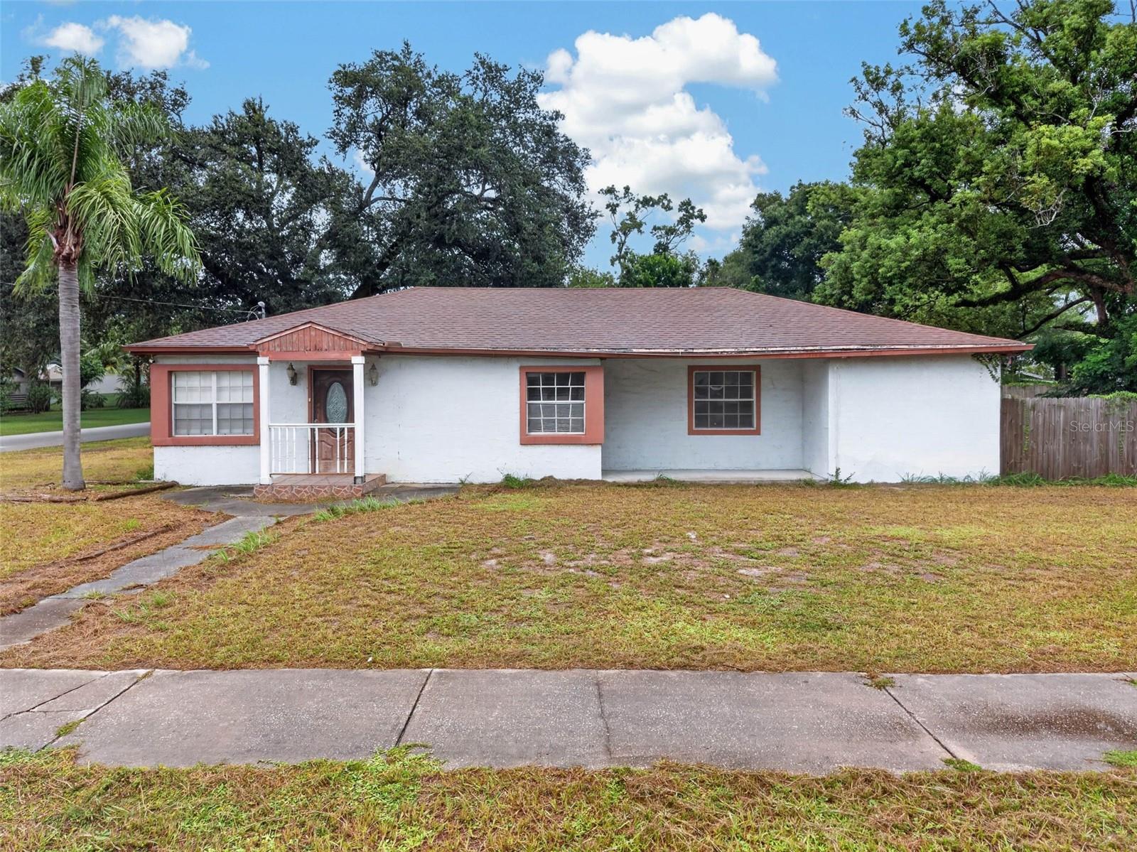 1302 E Sligh Ave Property Photo 3