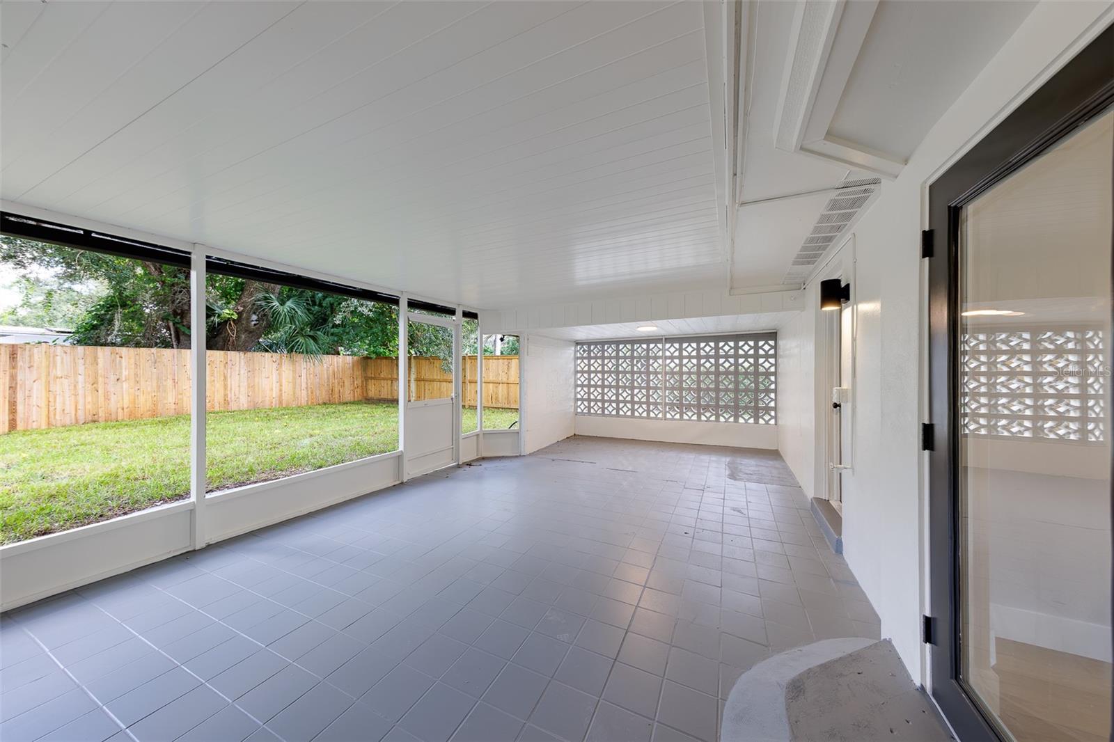 471 Sierra Cir E Property Photo 44