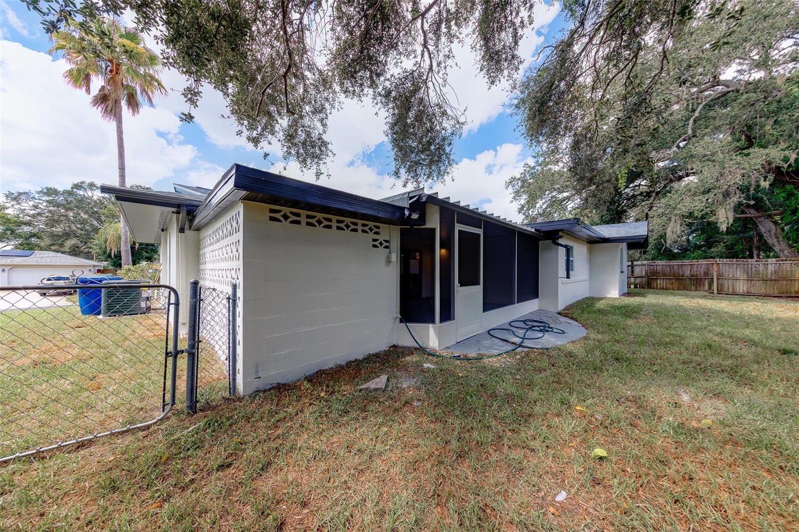 471 Sierra Cir E Property Photo 46