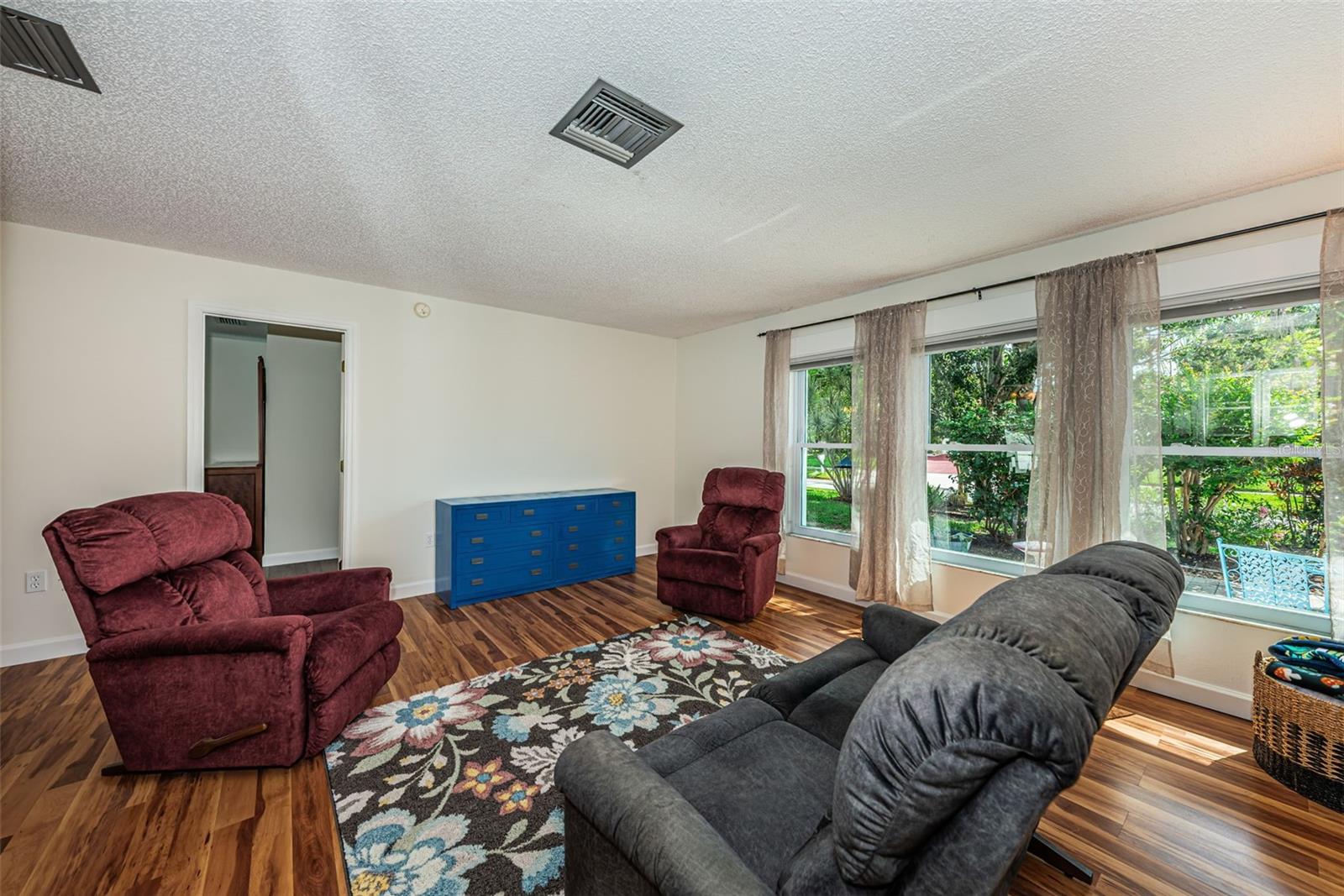 1886 Argile Dr Property Photo 8