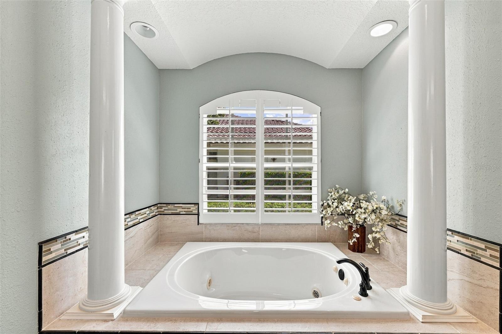 3921 Arlington Dr Property Photo 31