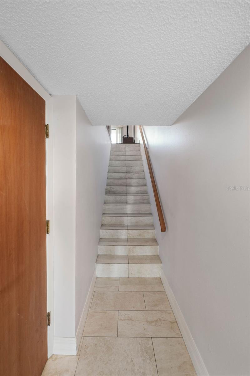 12140 Capri Cir S Property Photo 6