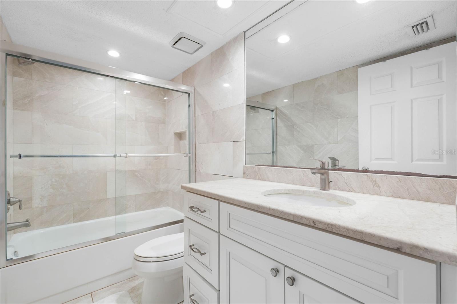 12140 Capri Cir S Property Photo 45