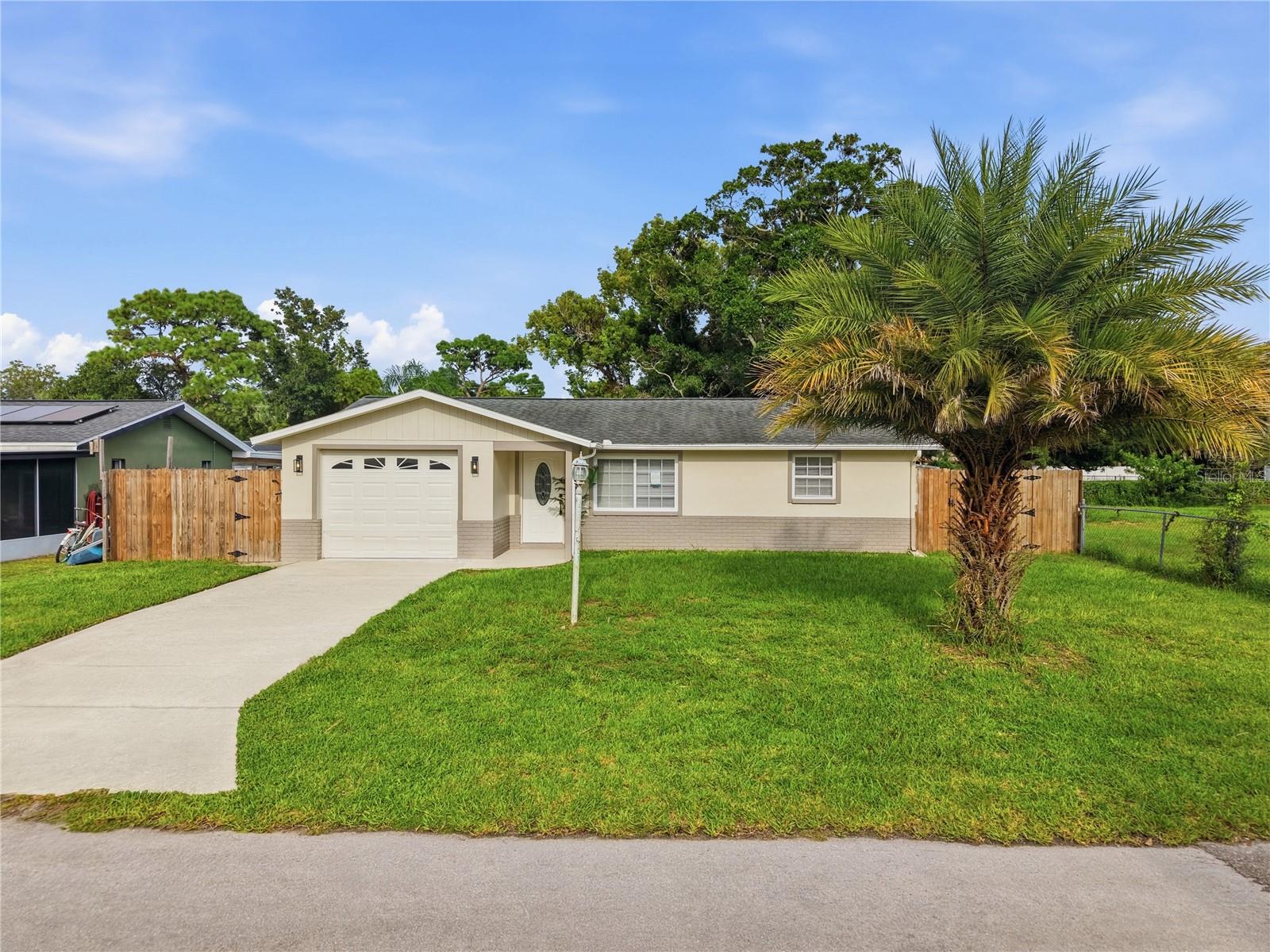 TB8544998 Property Photo 1
