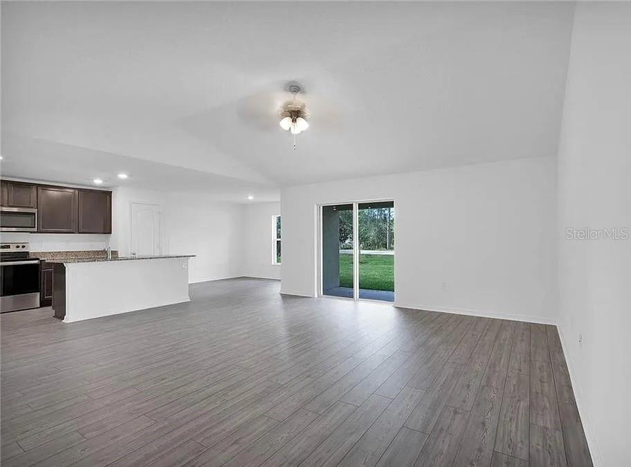 707 Caracara Ct Property Photo 4