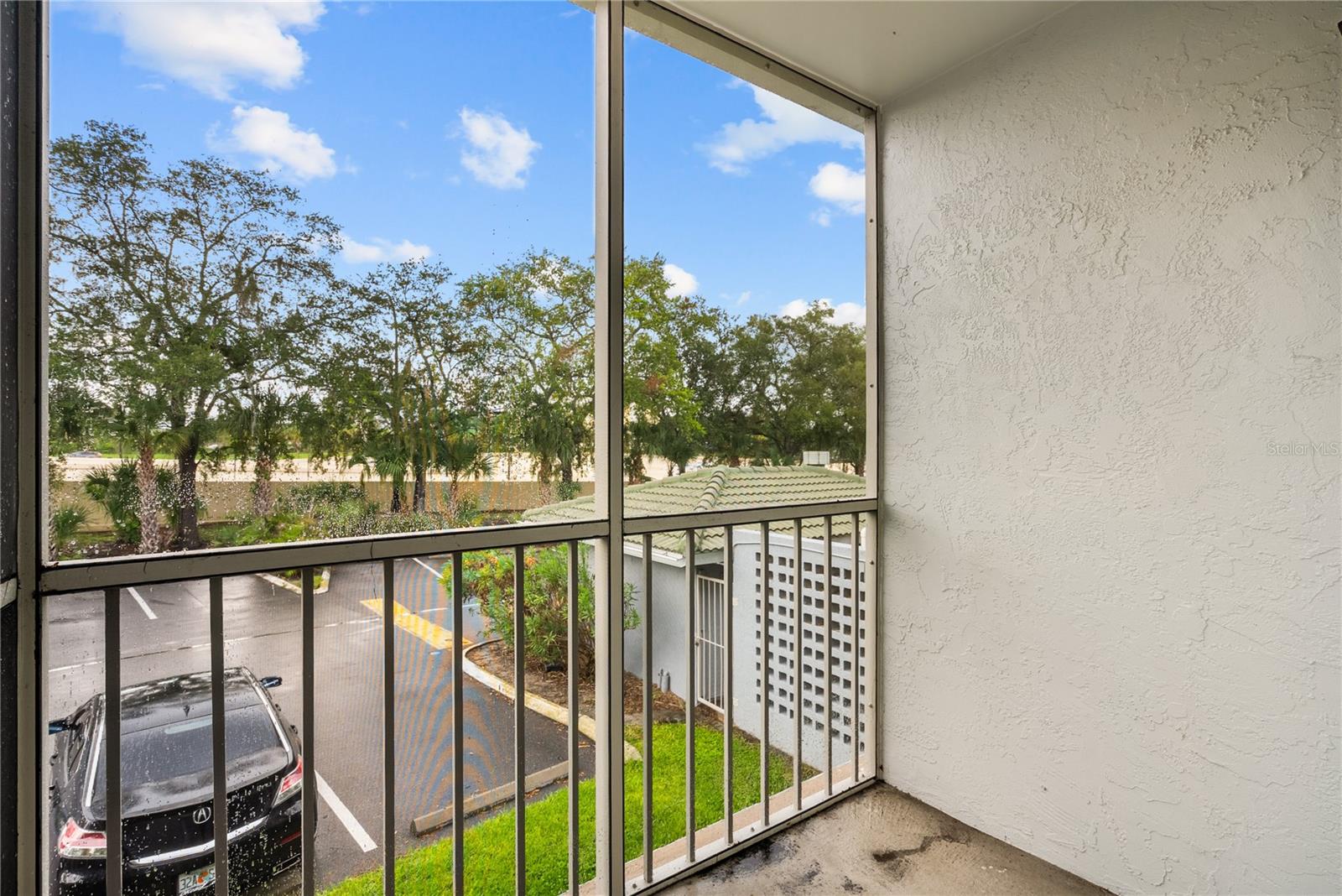 109 Oyster Bay Cir #220 Property Photo 7
