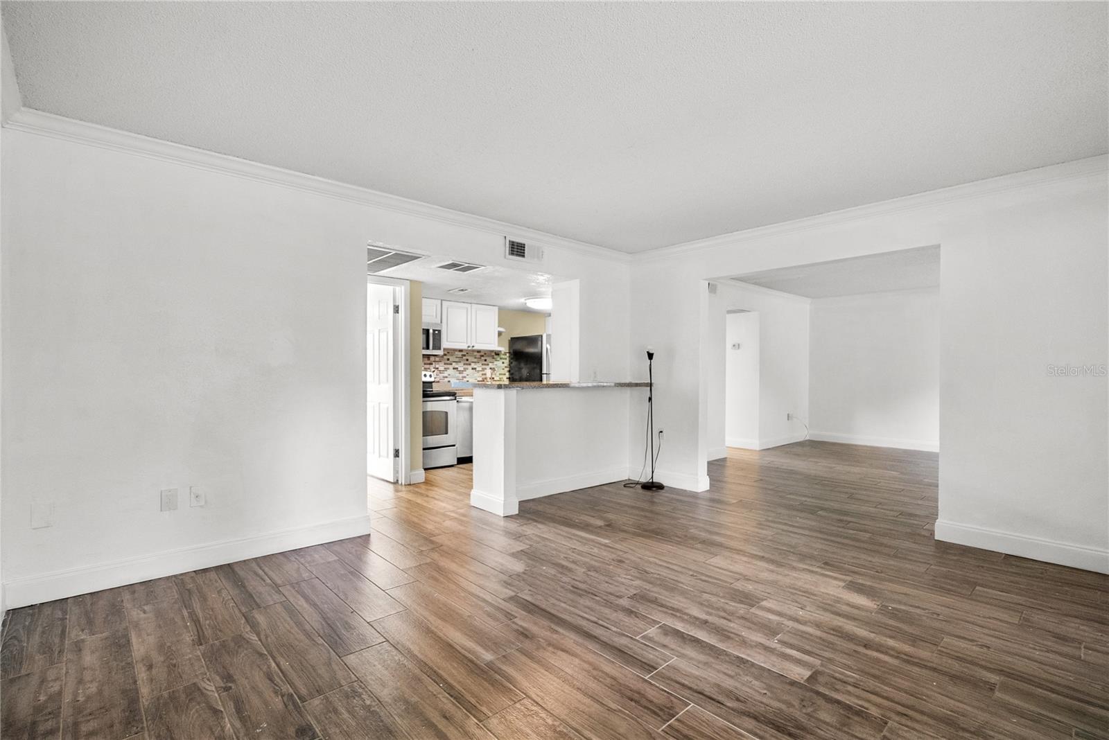 109 Oyster Bay Cir #220 Property Photo 15
