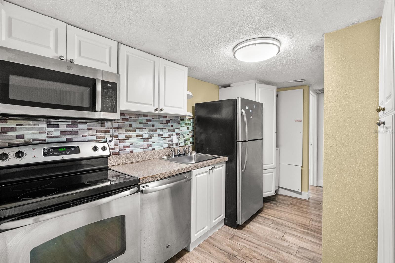109 Oyster Bay Cir #220 Property Photo 25