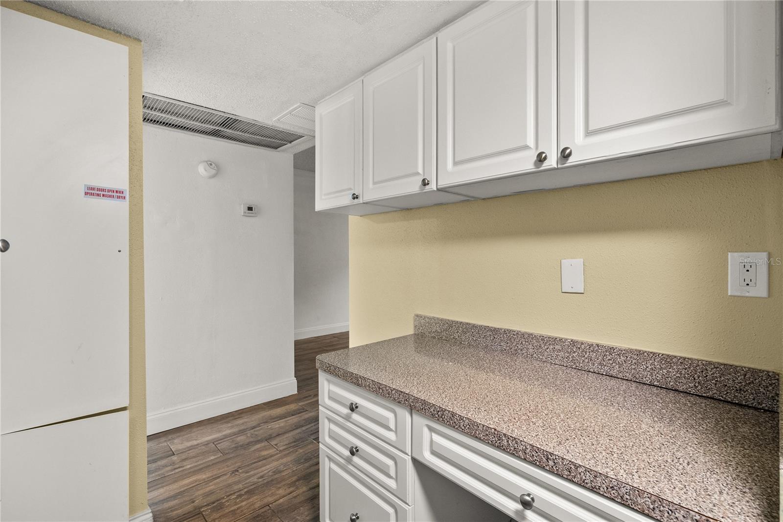 109 Oyster Bay Cir #220 Property Photo 28