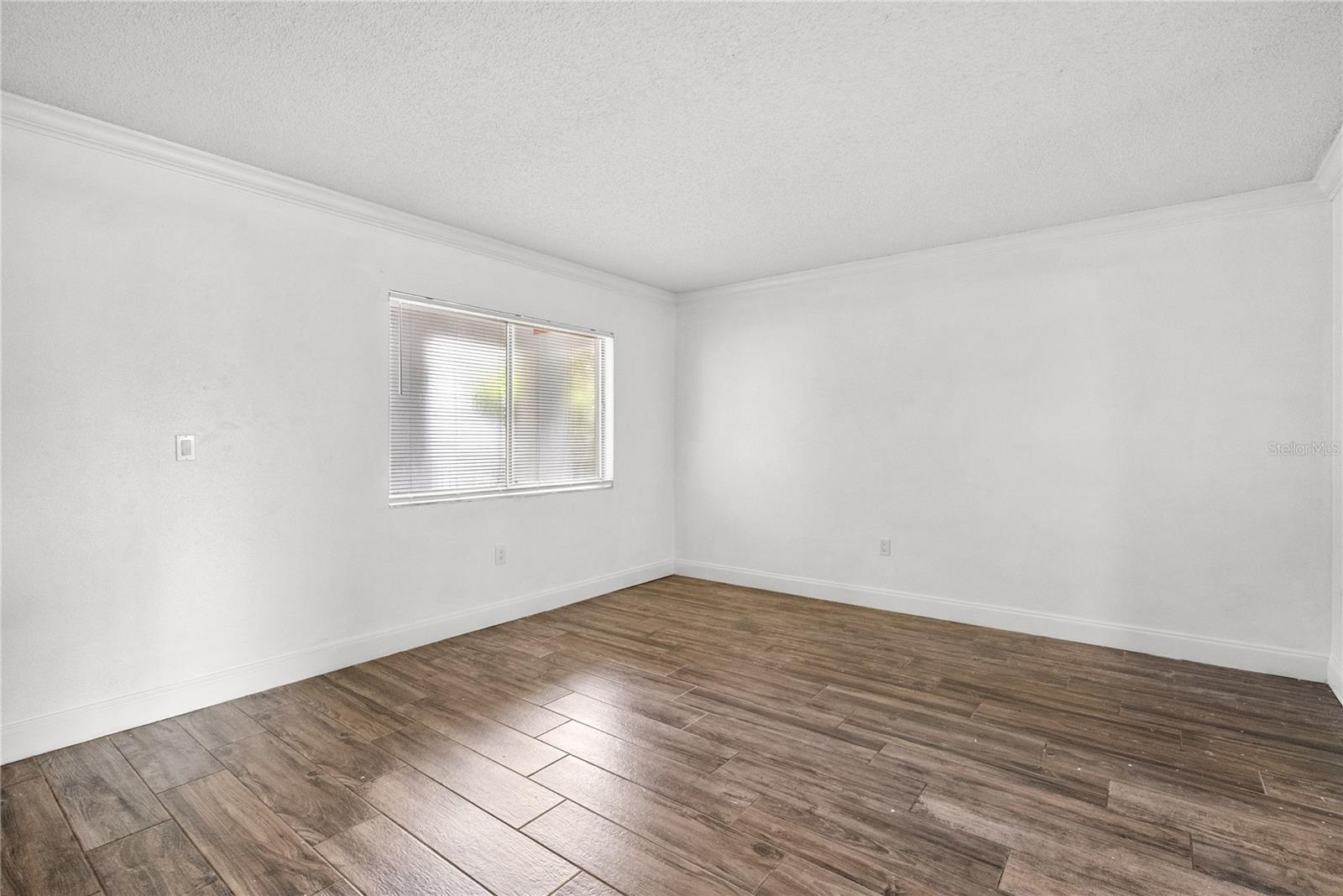 109 Oyster Bay Cir #220 Property Photo 38