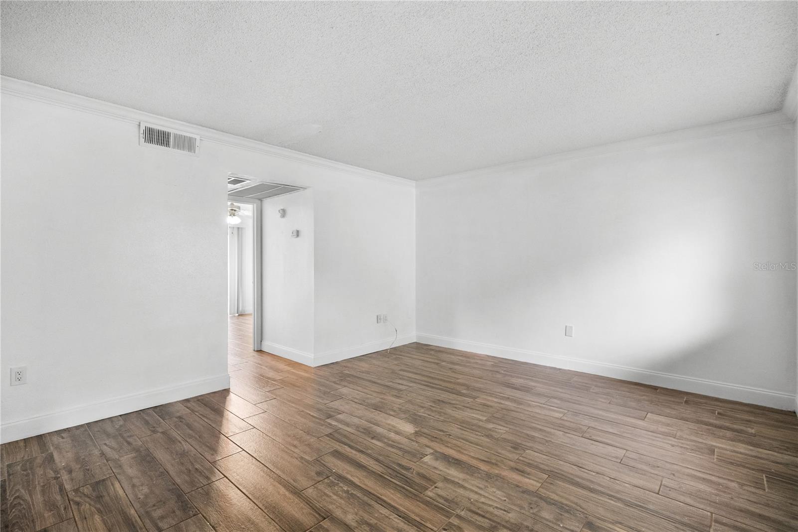 109 Oyster Bay Cir #220 Property Photo 39